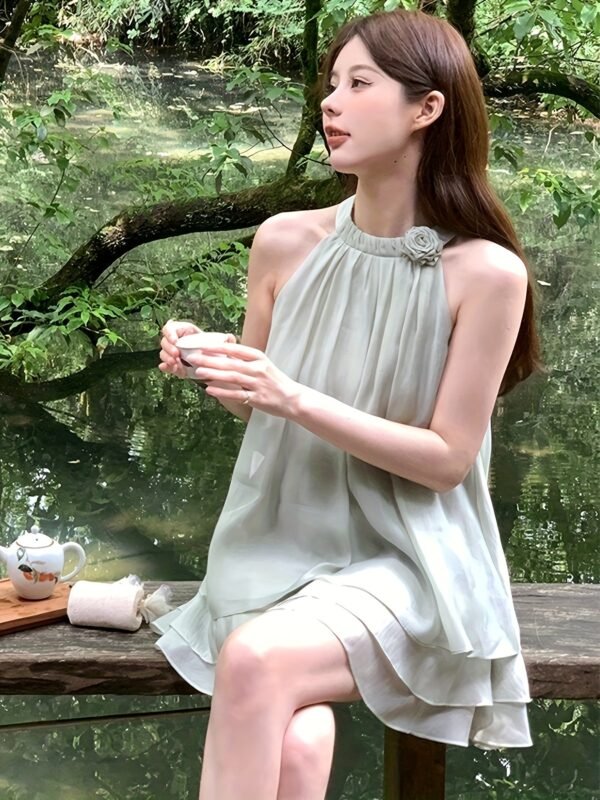 2f506337607f2e03c7678370c56cd01a.jpg Green Sleeveless Top & High-Waist Skirt Co-Ord Set