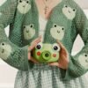 323b296e-a4a5-4f76-8699-5004bb7771e6.jpg Women's Elegant Hollow-Out Frog Jacquard Cardigan