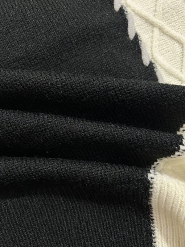 Men's Color-Block Cable Knit Round Neck Sweater