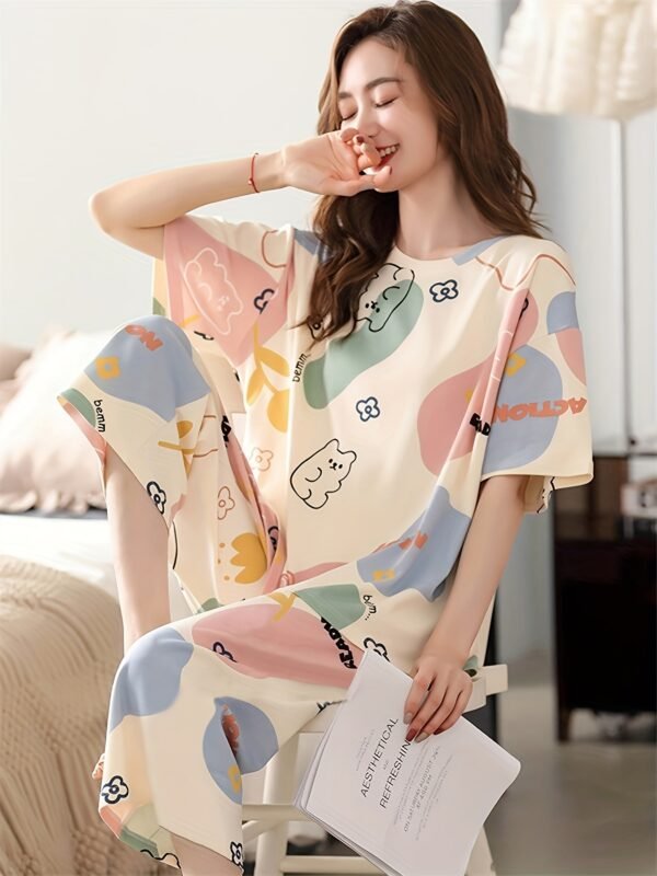 Women's Casual Round Neck Short Sleeve Pajama Set with Capri Pants