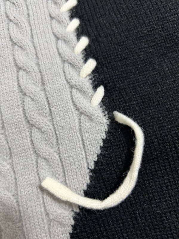 Men's Color-Block Cable Knit Round Neck Sweater