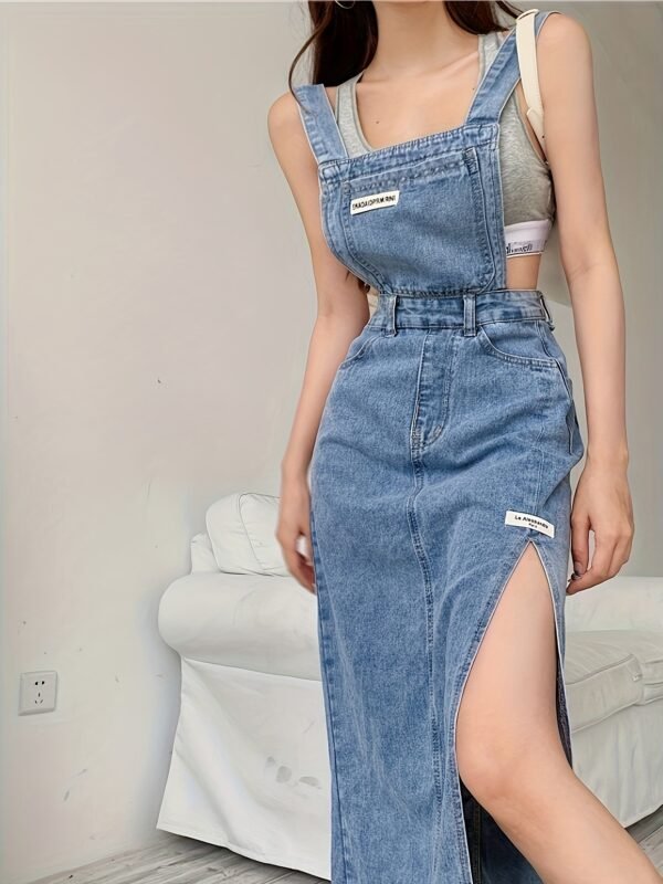 863b2735-906c-4934-95fc-c392dad80fc3.jpg Women's Retro Denim Fringe Split Skirt with Suspender Detail